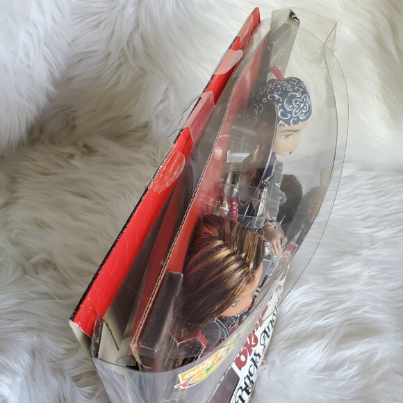 Bratz Rock Angelz Collectible 2 Pack Yasmin & Eitan Exclusive Dolls - Picture 9 of 11
